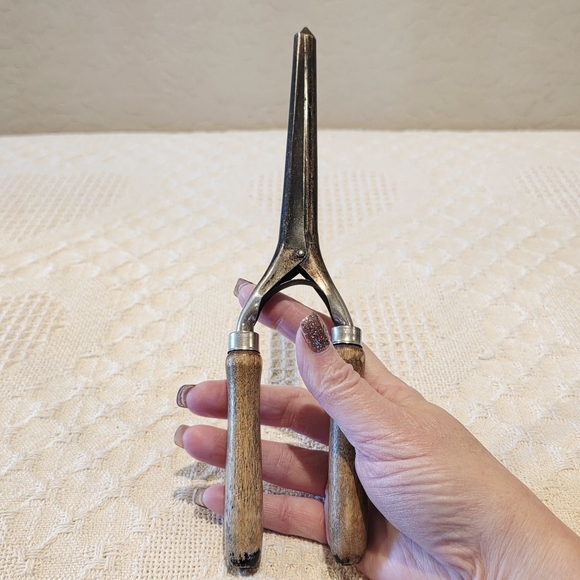 Antique Victorian Hair Mustache Curler Ringlet Curling Crimping Iron Wood Handle - Picture 12 of 13